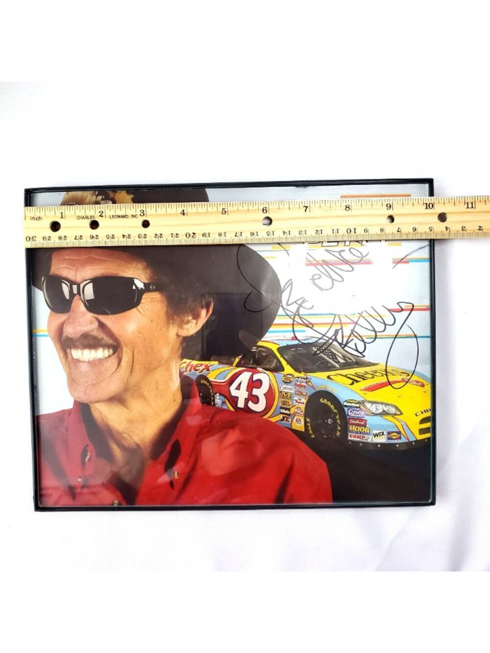 Richard Petty Signed Framed NASCAR Photo #43 Car 10"x8" Cheerios 2006 "The King" - Picture 4 of 7